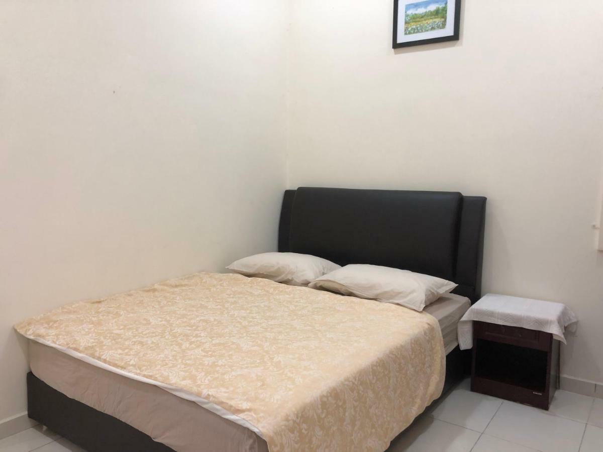 Magnolia 1 Homestay Кампунг-Куала-Бесут Экстерьер фото